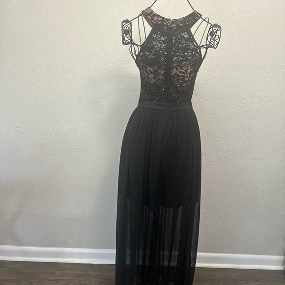 Morgan & Co Black Pleated Halter Gown - Picture 6 of 13